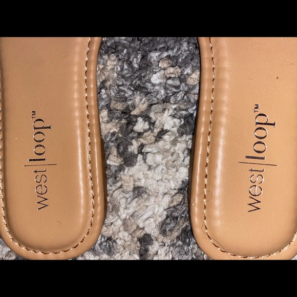 sandals - Picture 4 of 5